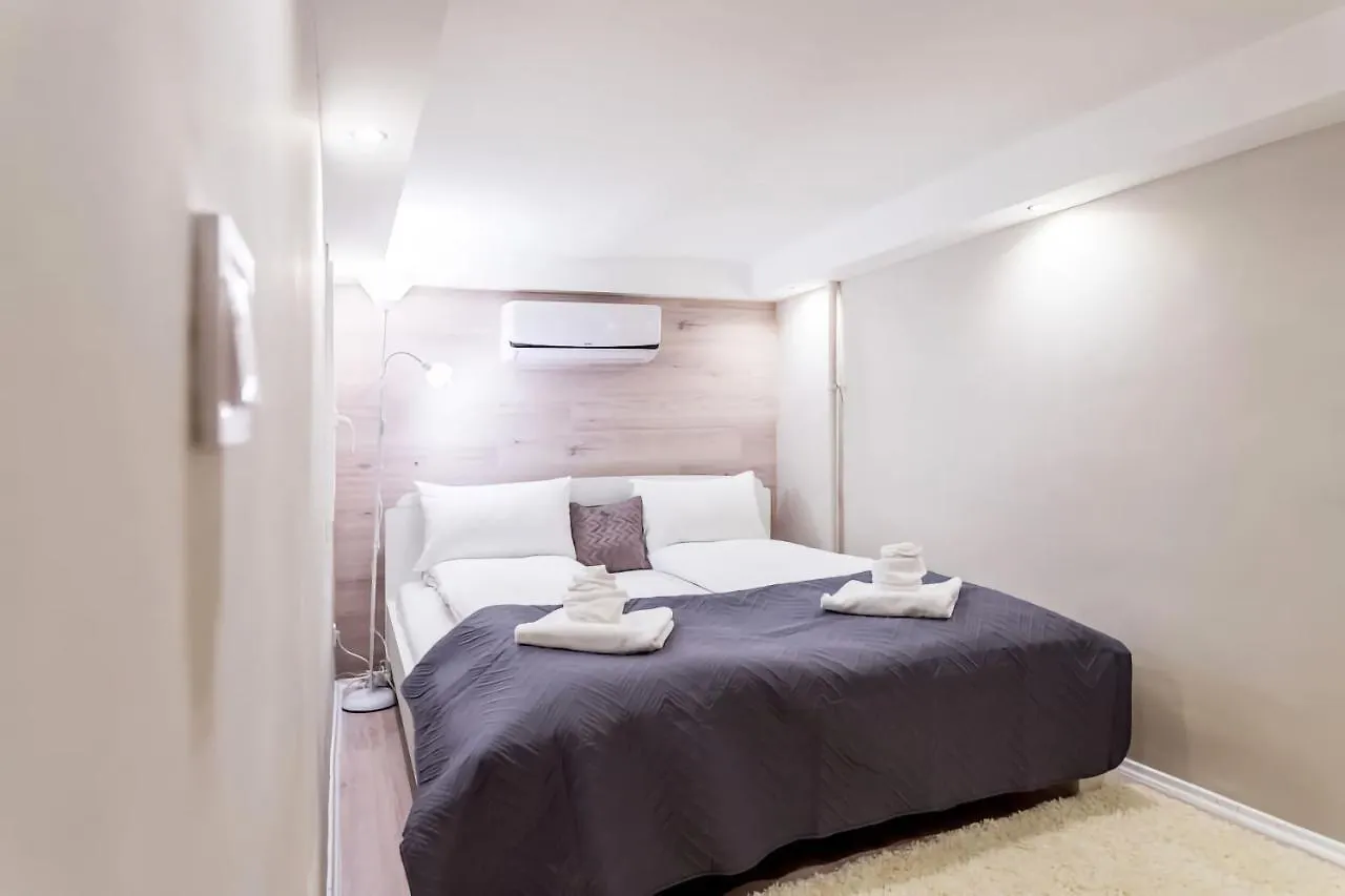 Akacfa 62 Dowtown 2Br Wifi+Ac Apartment Budapest