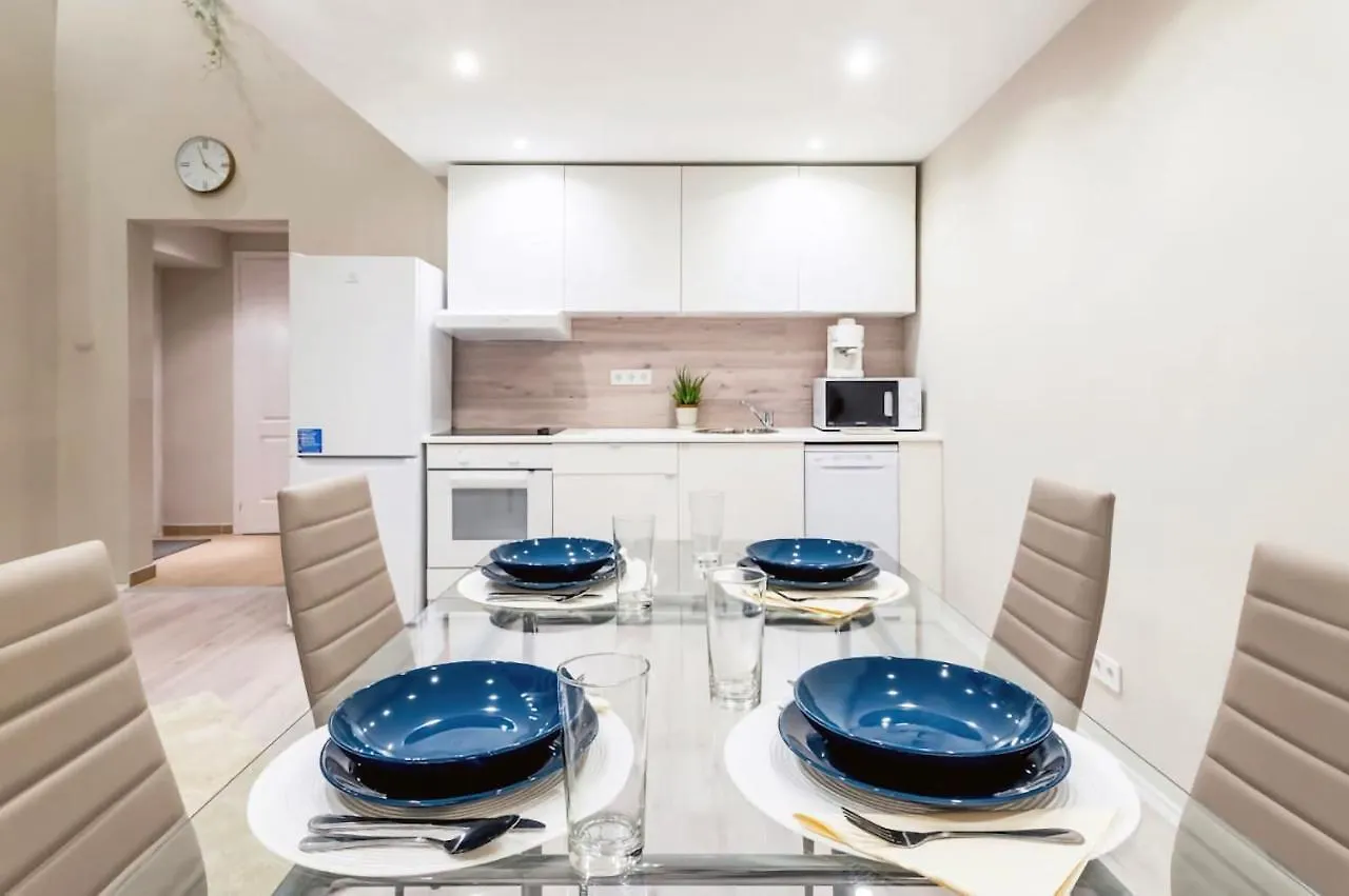 Akacfa 62 Dowtown 2Br Wifi+Ac Apartment Budapest